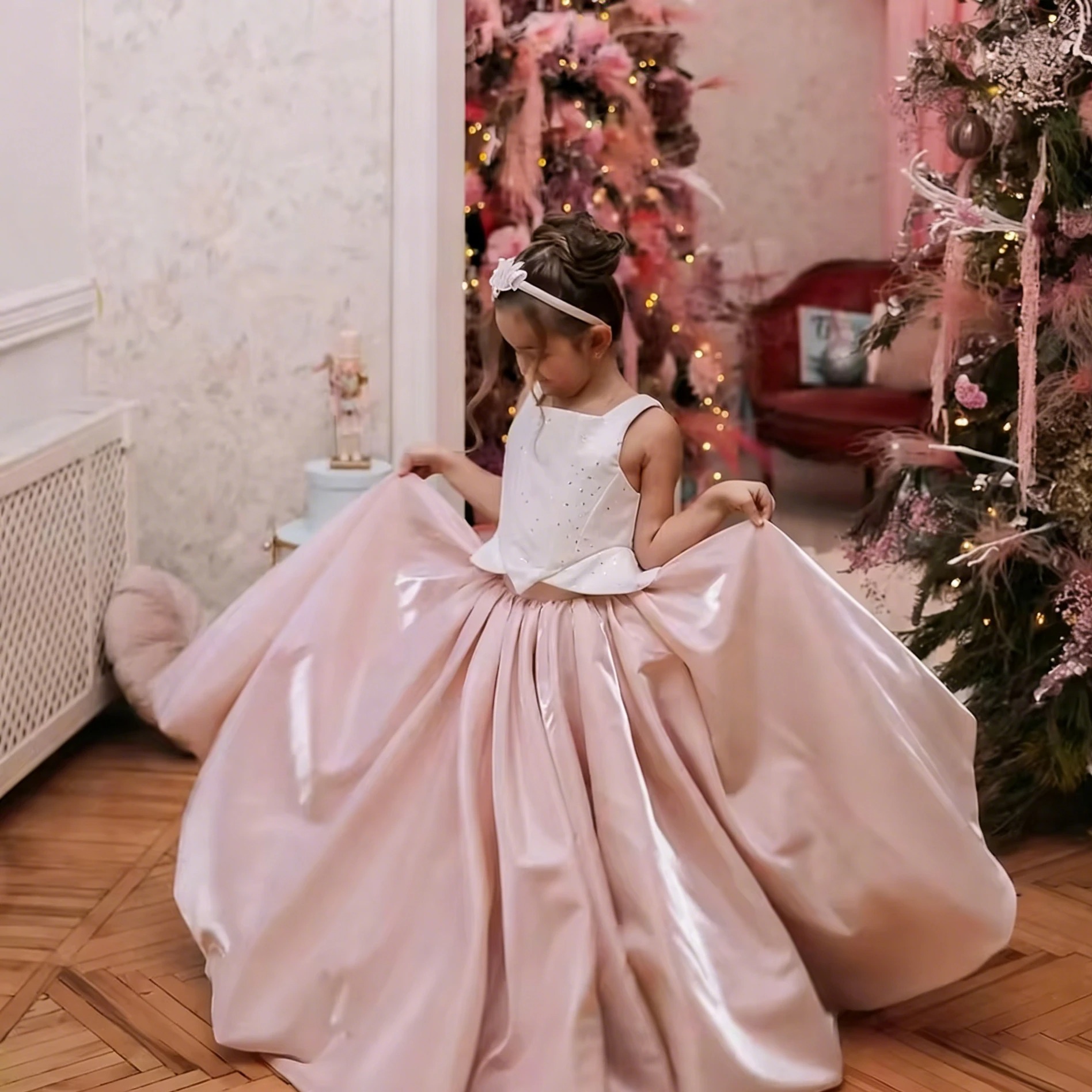 Customized Flower Girl Dress F – Birthday Sash Glitter Bewertung und Preis